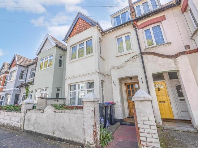 House for sale in Milton, Alton Barnes