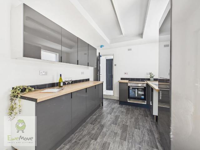 House for sale in Brompton, Gillingham