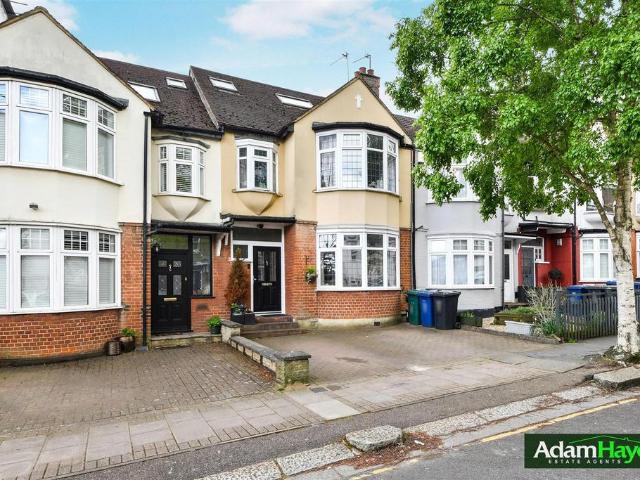 House for sale in North Finchley, Greater London