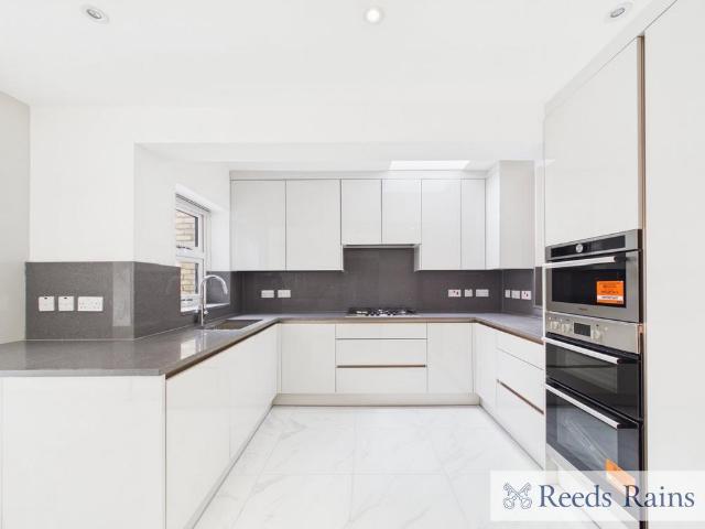 House for sale in South Woodford, Isle Of Man