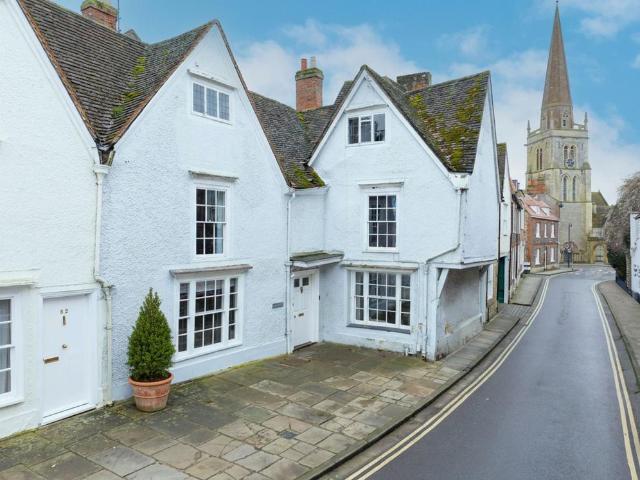 House for sale in Caldecott, Dromore