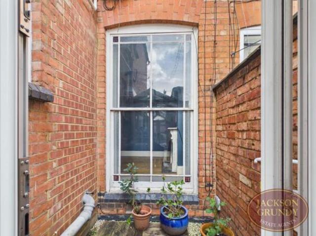 Cottage for sale in Northampton, Northamptonshire