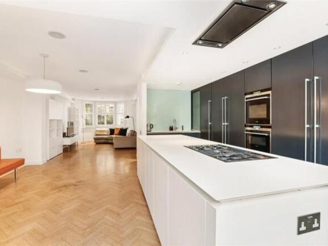 Cottage for sale in Cat Hill