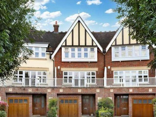 House for sale in Holtspur, Beaconsfield
