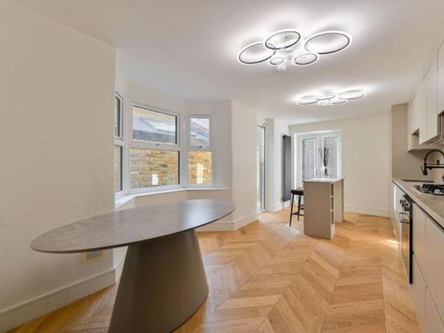 Cottage for sale in Elephant and Castle, Greater London