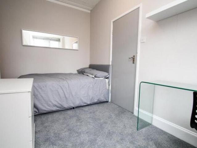 Cottage for sale in Hyde Park, West Yorkshire