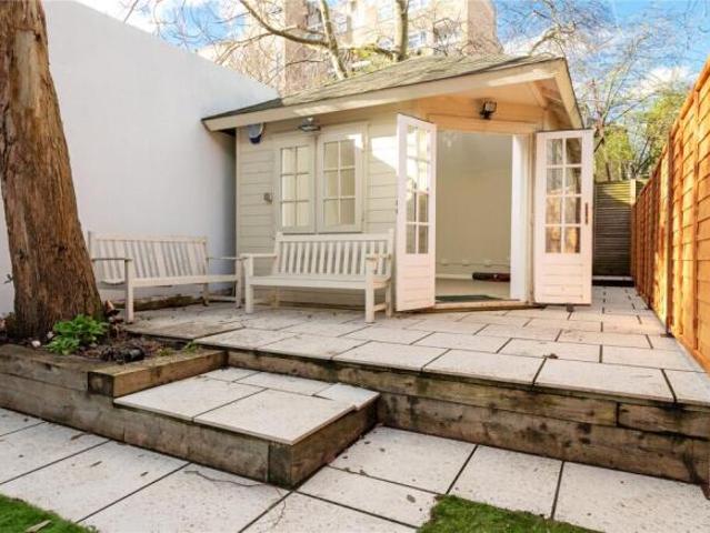 Cottage for sale in Cat Hill