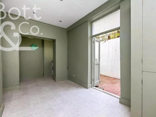 Cottage for sale in Kemptown, Brighton & Hove