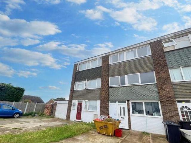 House for sale in Dale Hill, Essex