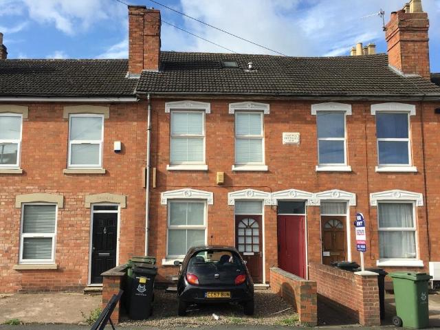 Terraced House for sale in Worcester