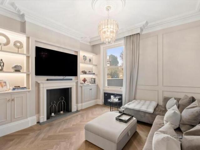 Cottage for sale in Cat Hill