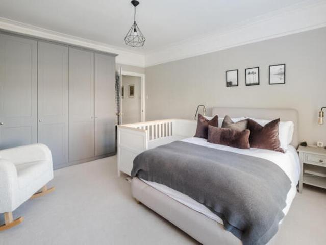Cottage for sale in Cat Hill, England