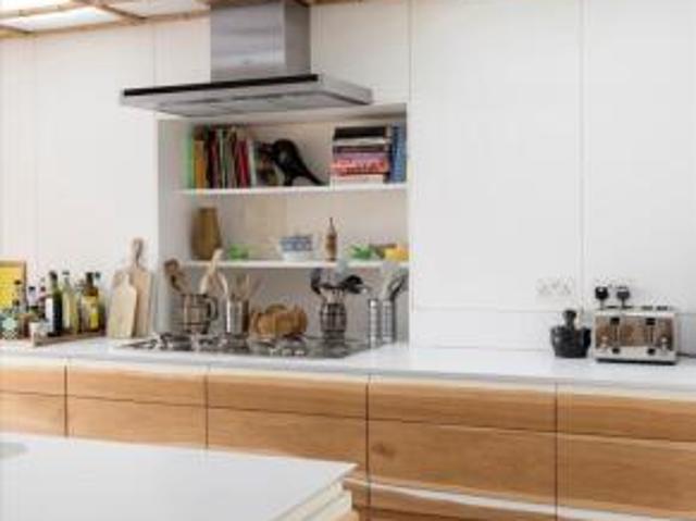 Cottage for sale in Cat Hill