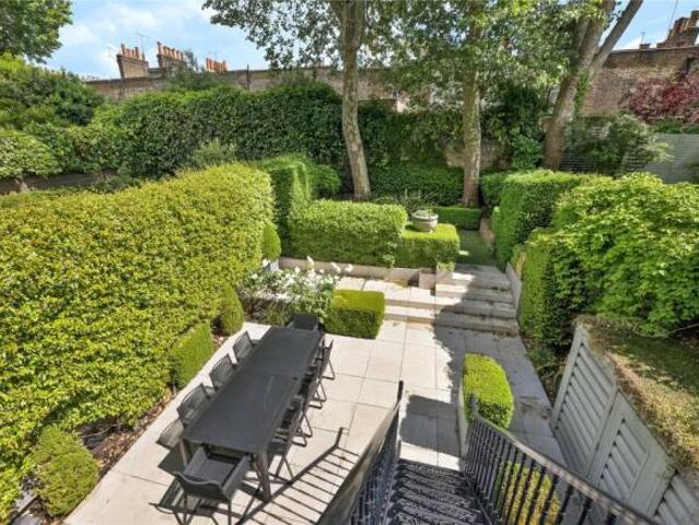 Cottage for sale in Cat Hill
