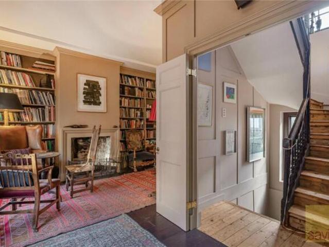 Cottage for sale in Cat Hill