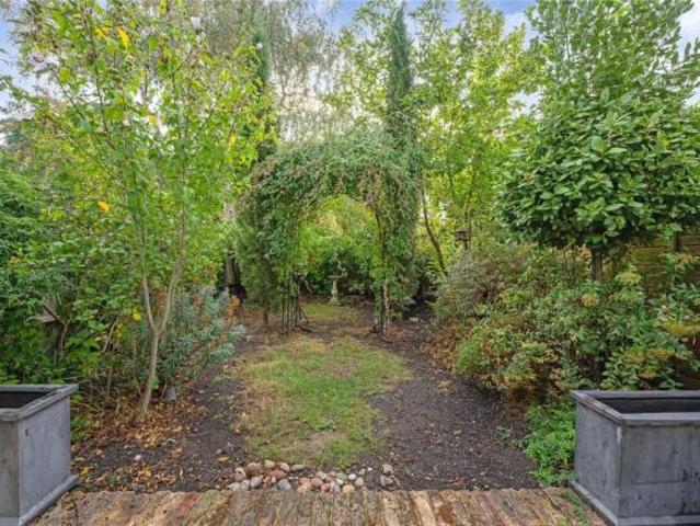 Cottage for sale in Cat Hill