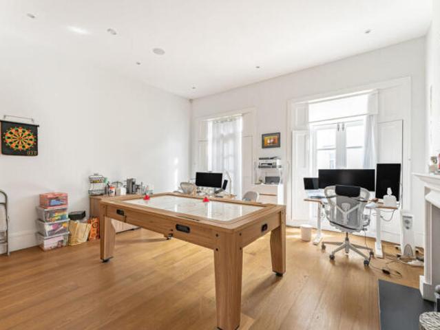 Cottage for sale in Cat Hill