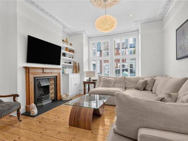 Cottage for sale in Cat Hill, England
