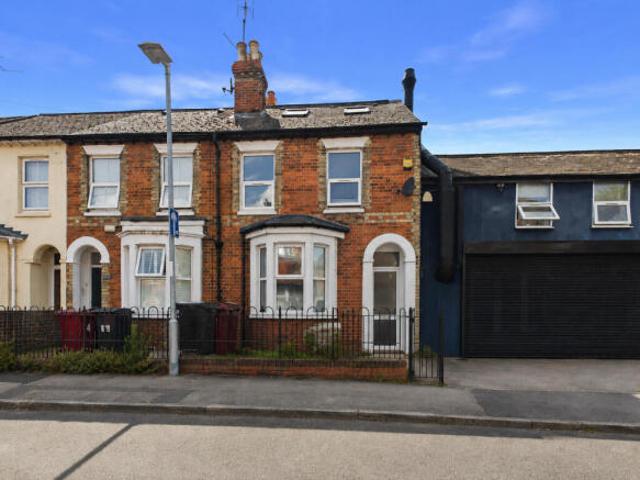 Cottage for sale in Reading