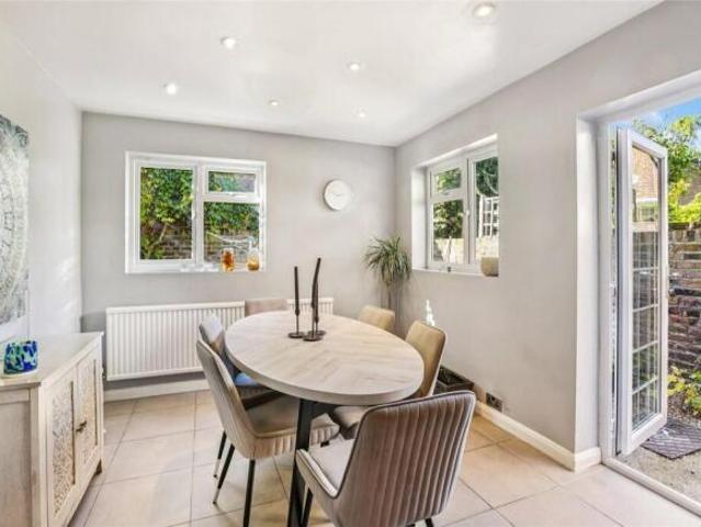 Cottage for sale in Chiswick, Greater London