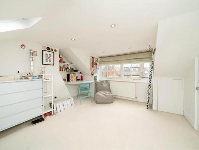 Cottage for sale in Cat Hill