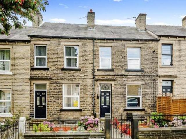 House for sale in Huddersfield, West Yorkshire