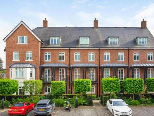 House for sale in Isleworth, Greater London