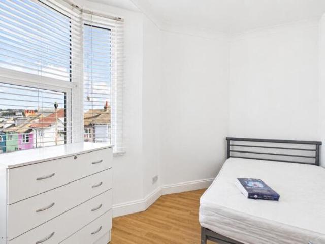 Cottage for sale in Hanover & Queen's Park, Brighton
