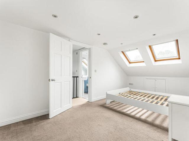 Cottage for sale in Cat Hill