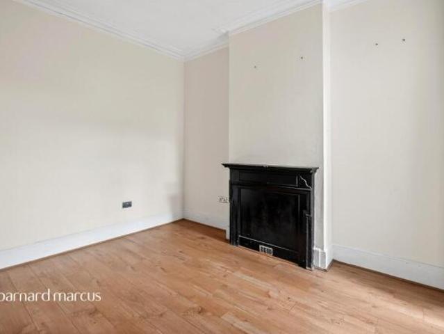 Cottage for sale in Greater London
