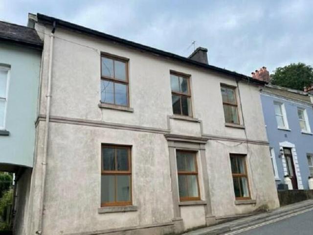 House for sale in Llandeilo, Wales