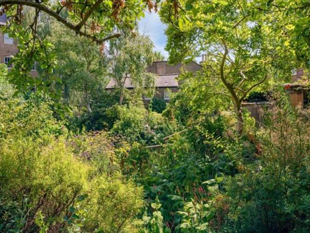 Cottage for sale in Hampstead, Greater London