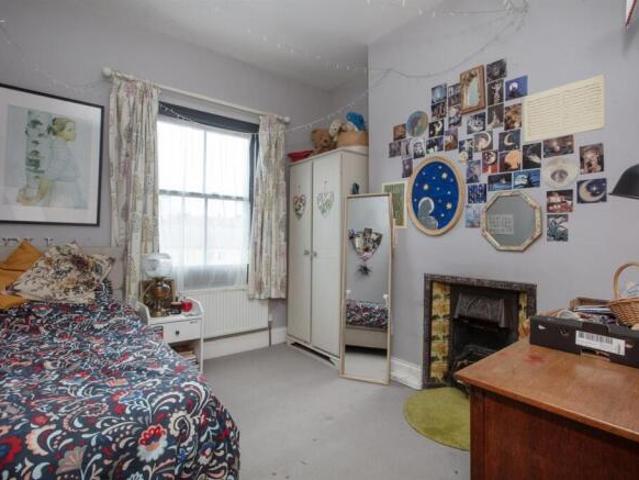 Cottage for sale in Camberwell, Greater London