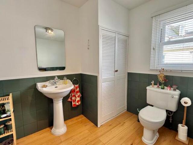 Cottage for sale in Mount Wise