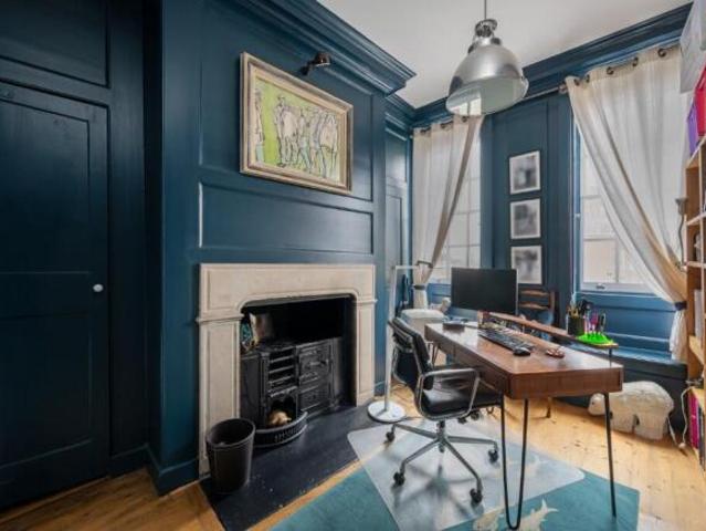 Cottage for sale in Hampstead, Greater London