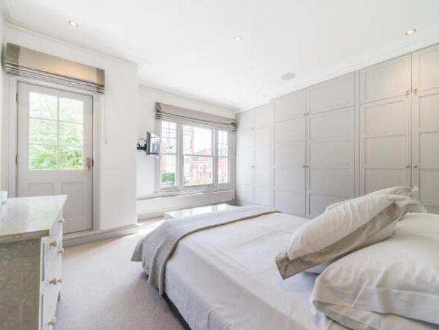 Cottage for sale in Cat Hill