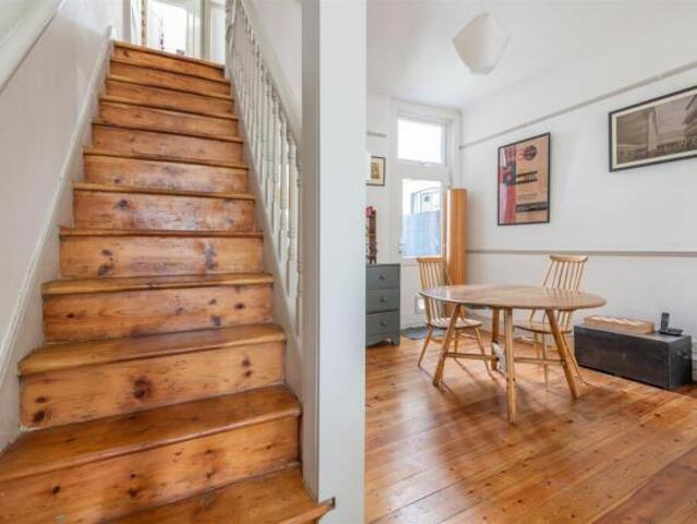 Cottage for sale in Forest Gate, Greater London