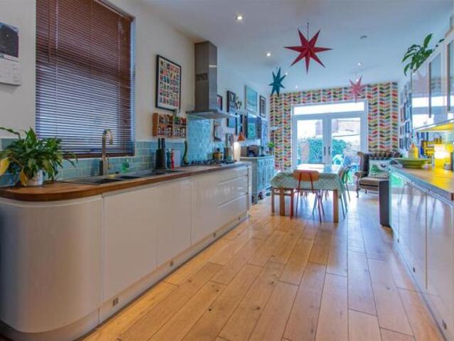 Cottage for sale in Roath, Wales