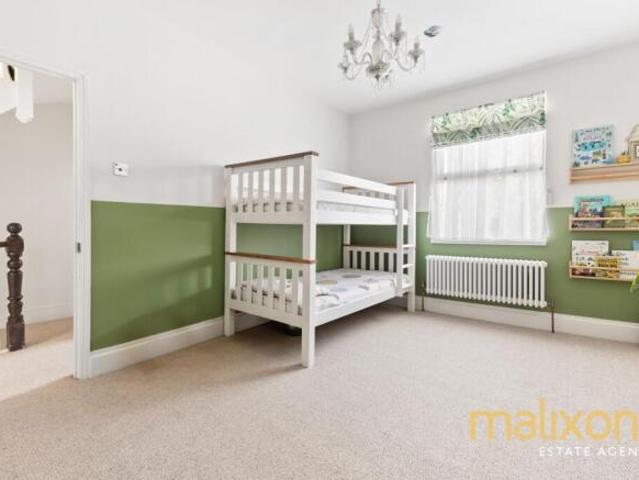 Cottage for sale in Cat Hill
