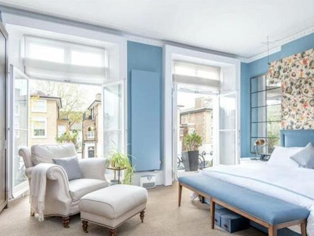 House for sale in Lyons, Greater London