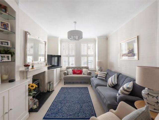 Cottage for sale in Fulham, Sands End
