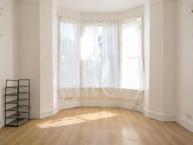 Cottage for sale in Cat Hill