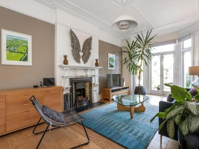 Cottage for sale in Dulwich, Greater London