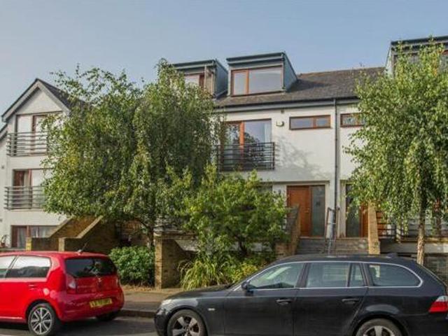 House for sale in Twickenham, Greater London