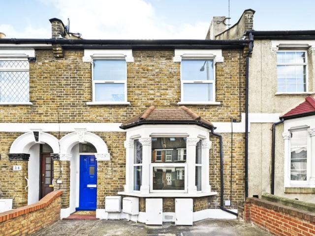 House for rent in Chapel End, Highams Park