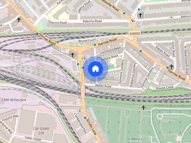 Townhouse for rent in College Park, Greater London