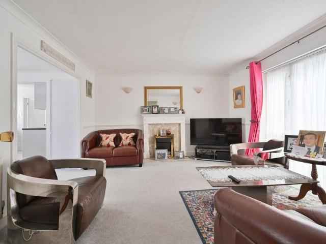 House for rent in Highfield, Pouchen End