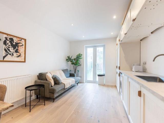 House for rent in Harlesden, Greater London