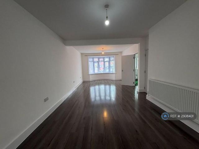 House for rent in London Borough of Ealing, Greenford