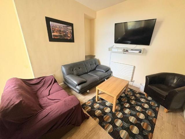 House for rent in Mount Pleasant, Swansea